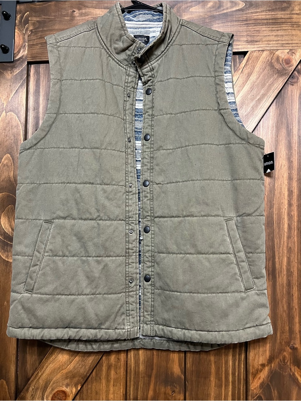 UNION Men's Canyon Quilted Vintage Twill Vest NWT Green Large